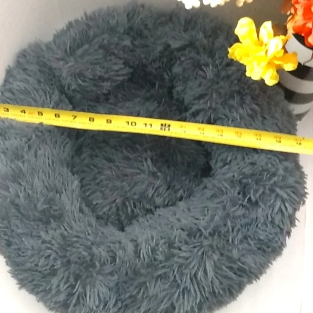 PLUSH CALMING DONUT ROUND PET BED FURY COZY DOG CAT PUPPY LOUNGER SIZE S/M NWOT